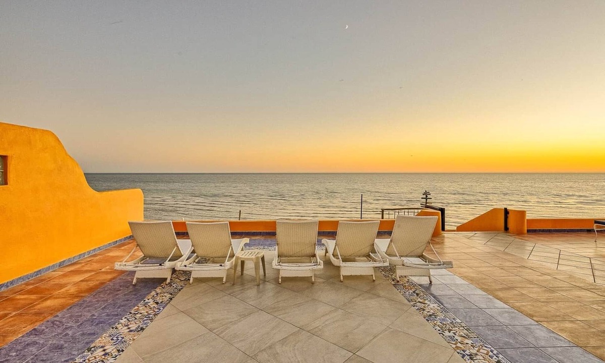 Las Conchas House | Paraiso Del Mar (Entire Property for 13+ Guests)