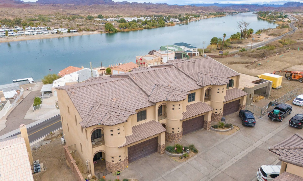 Parker Strip House | Parker Strip River View Villa - 3480 sqft 3 bedroom, 4 bath, Game room, bar.