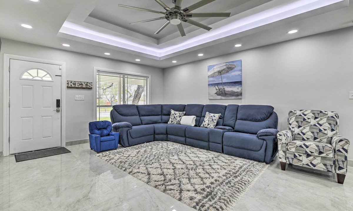Brownsville House | Patio & Grill: Spacious Gem Near Gulf Coast!