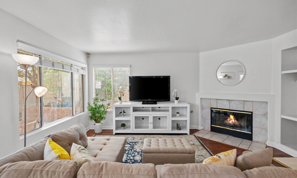 Corona House | Peaceful 4BR Getaway｜Tranquil Patio｜Perfect for Families & Pets#41276