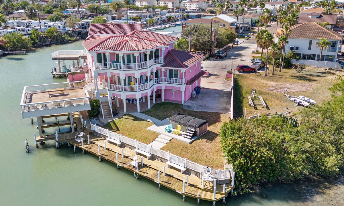 Port Isabel House | Pelican Point Bay on the Water, Boat Slips, View!
