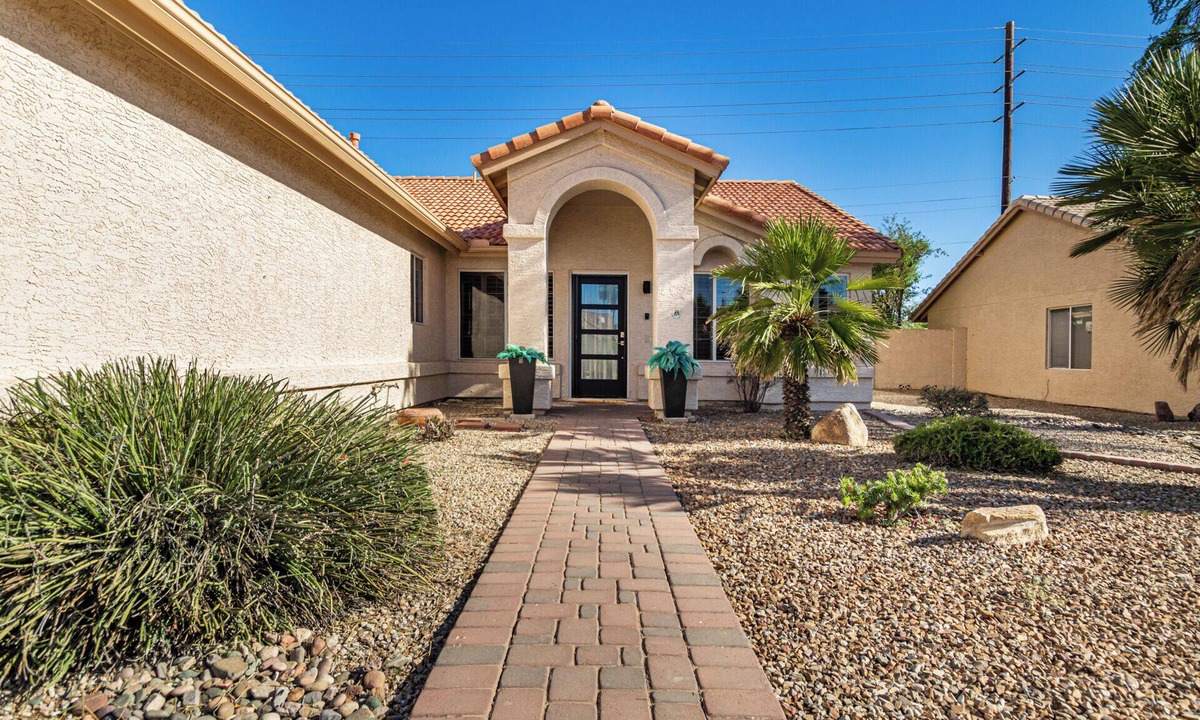 Oakwood House | Perfect 3-bedroom house in "resort-like" Sun Lakes, Arizona