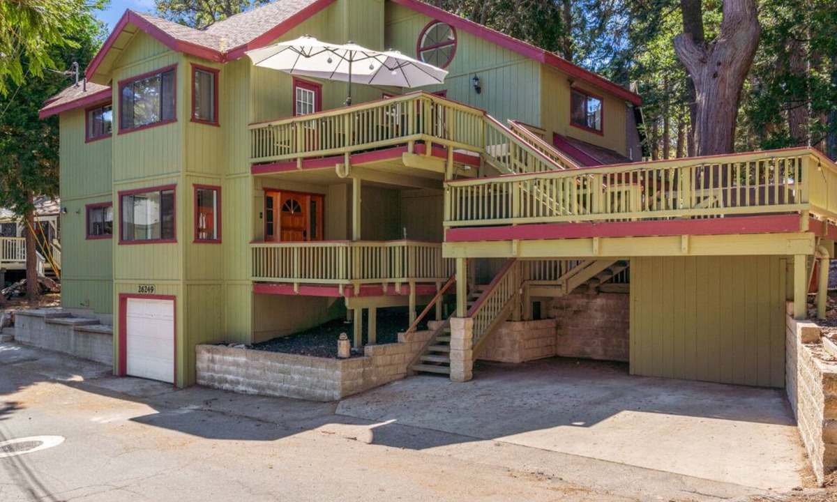 Twin Peaks House | Perfect 4-bedroom house in serene Lake Arrowhead getaway. 10 guests Max
