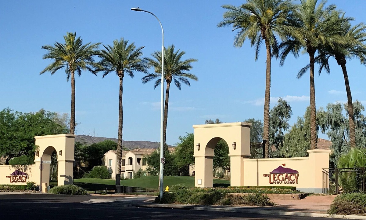 South Mountain Resort | PERFECT PHOENIX LOCATION~ Beautiful RESORT & King Bed CONDO~ Amenities ++ !!