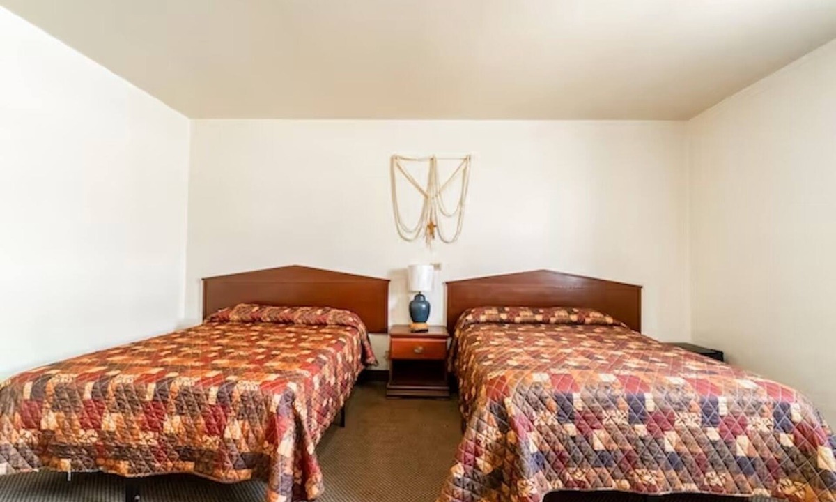 Brownsville Hotel | Pet-Friendly Room near Historic Brownsville Museum & Downtown Attractions