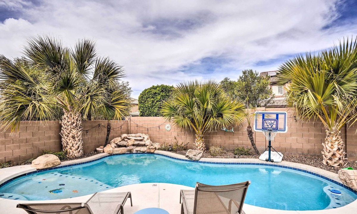 Fireside at Norterra House | Phoenix House w/ Fire Pit & Seasonal Hot Tub!