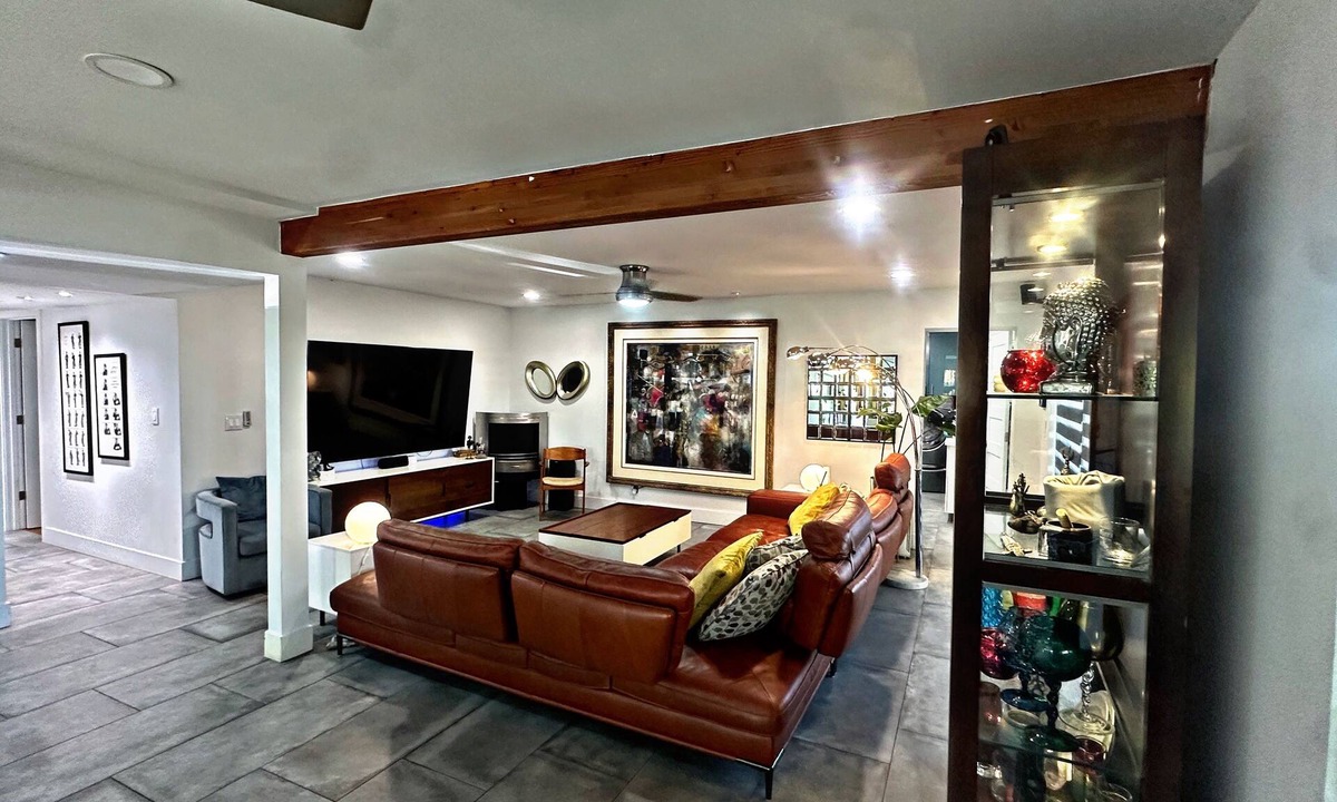Paradise Gardens House | Phoenix Mid-Century Escape, hot tub, non-heated pool, dog run/family friendly.