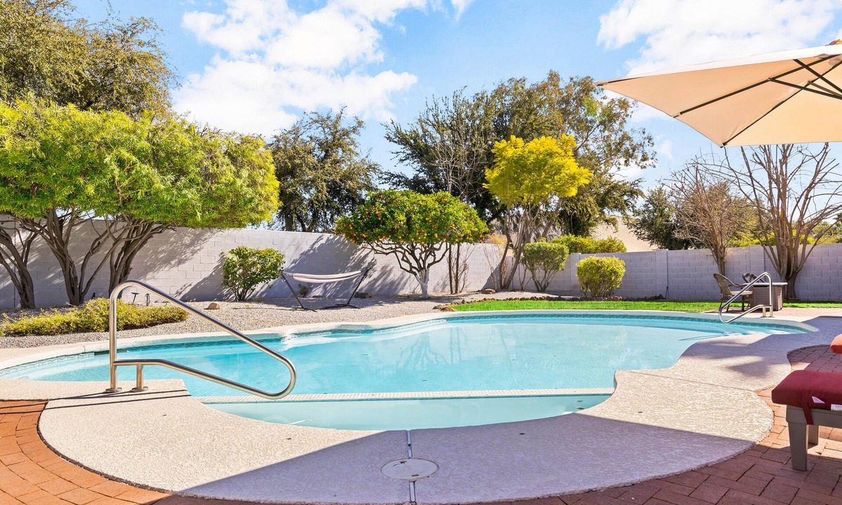 Roadrunner Estates East House | PHX Scottsdale Oasis 4BR Private Pool Hot Tub Resort-Style Patio Shop Dine Golf