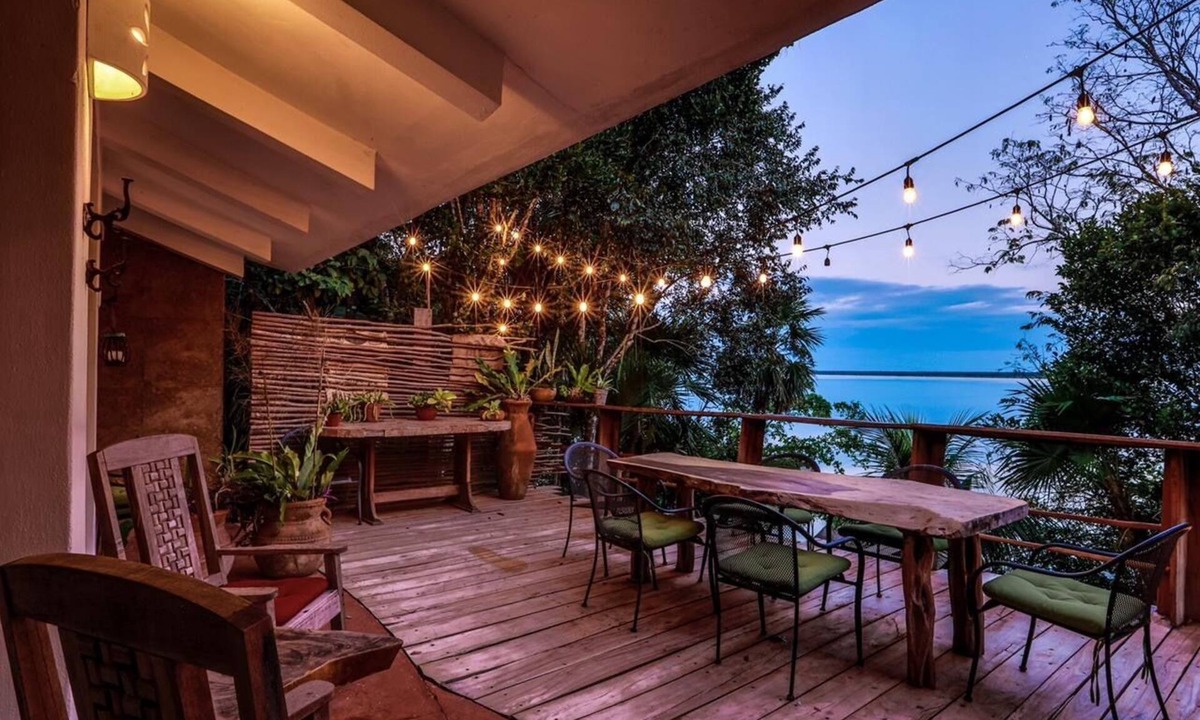 Buenavista Villa | PICTUREQUE VILLA IT'S OWN PRIVATE COVE LAKE DOCK Palapa Swings Kayaks SUP Boards