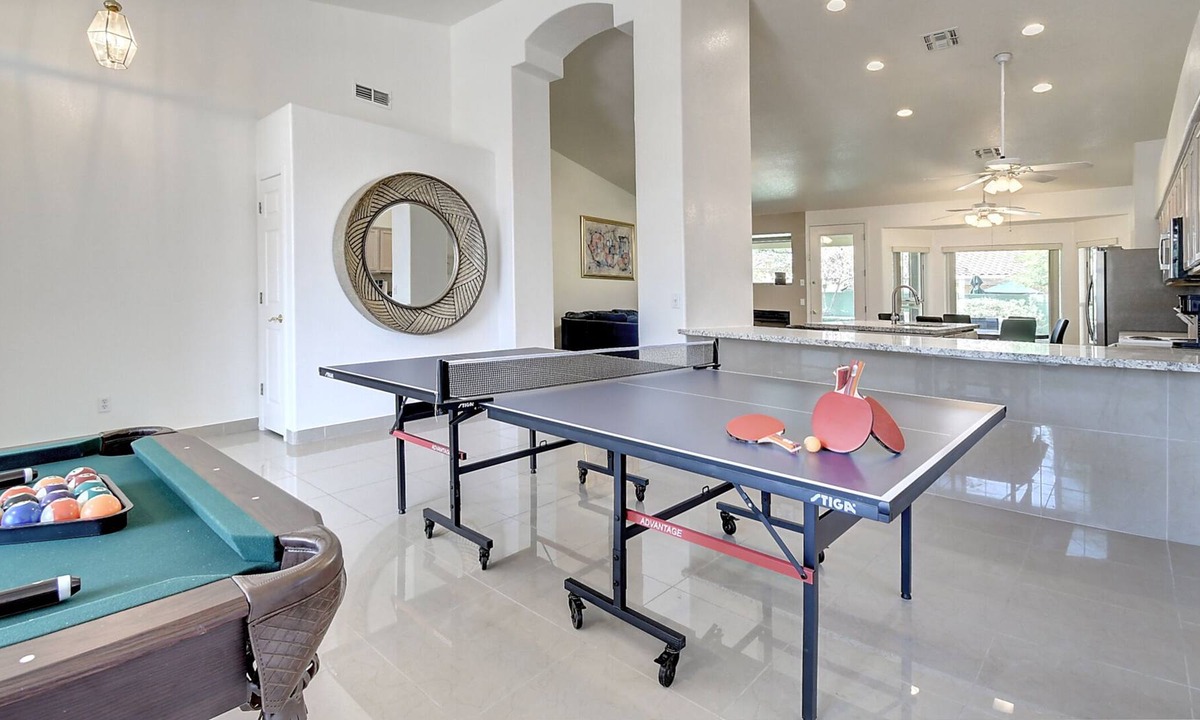 Avondale Villa | Ping Pong! Billiards! Fire Pit! Inner Sound System