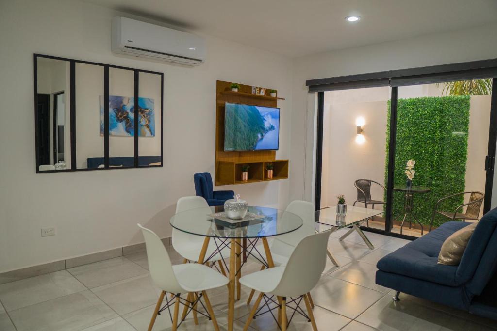 Mazatlan Apartment | Planta Baja, a 10 minutos de la playa, Gran alberca y Mini Golf!