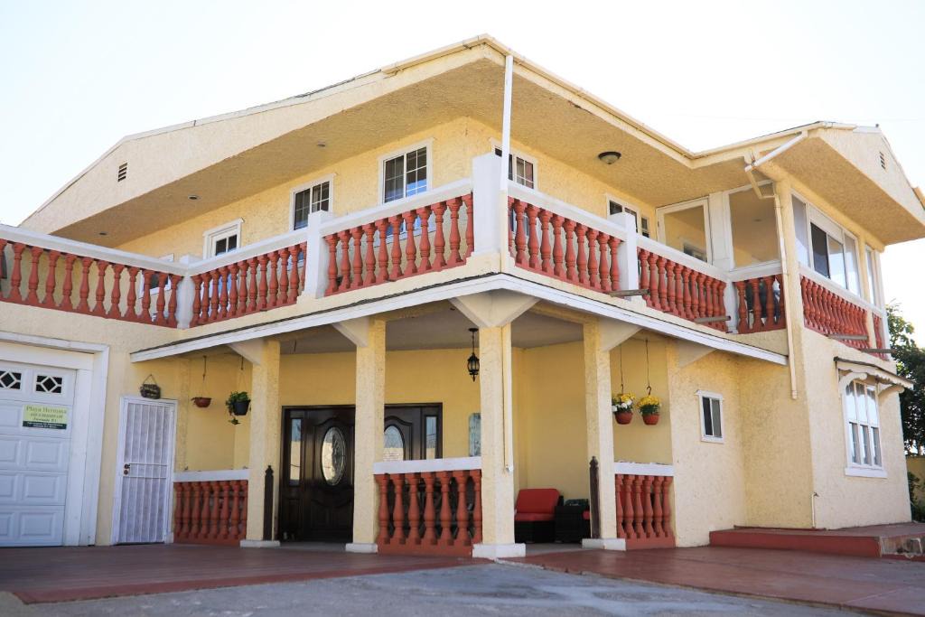 Ensenada Bed & Breakfast | Playa Hermosa Inn at the beach