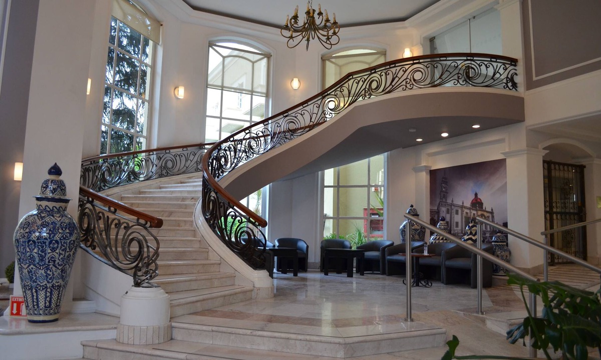 Downtown Queretaro Hotel | Plaza Camelinas Hotel