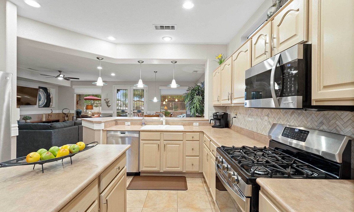 Surprise House | Pool & Golf Cart: Sun City Grand Home!