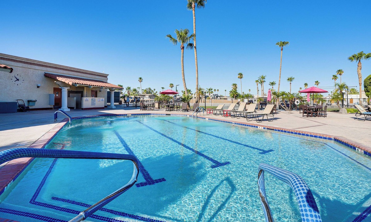 Yuma House | Pool, Hot Tub & Tennis Courts: Yuma Home Near Dtwn