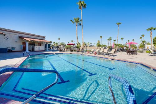 Yuma House | Pool, Hot Tub & Tennis Courts: Yuma Home Near Dtwn
