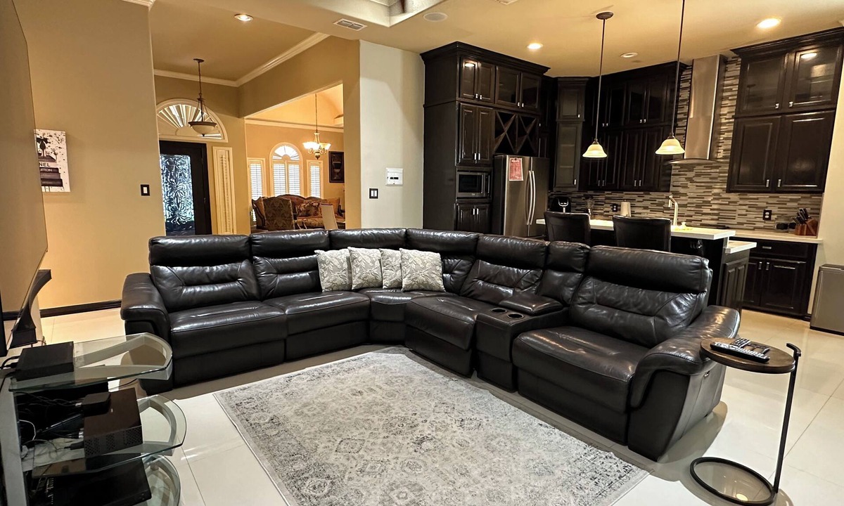 McAllen House | Pool/Kingbed/Awesome grill