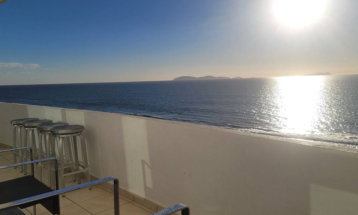 Triangulo de Oro Condo | Premier Oceanfront Closest To The Water - Ocean Islands Dolphins!