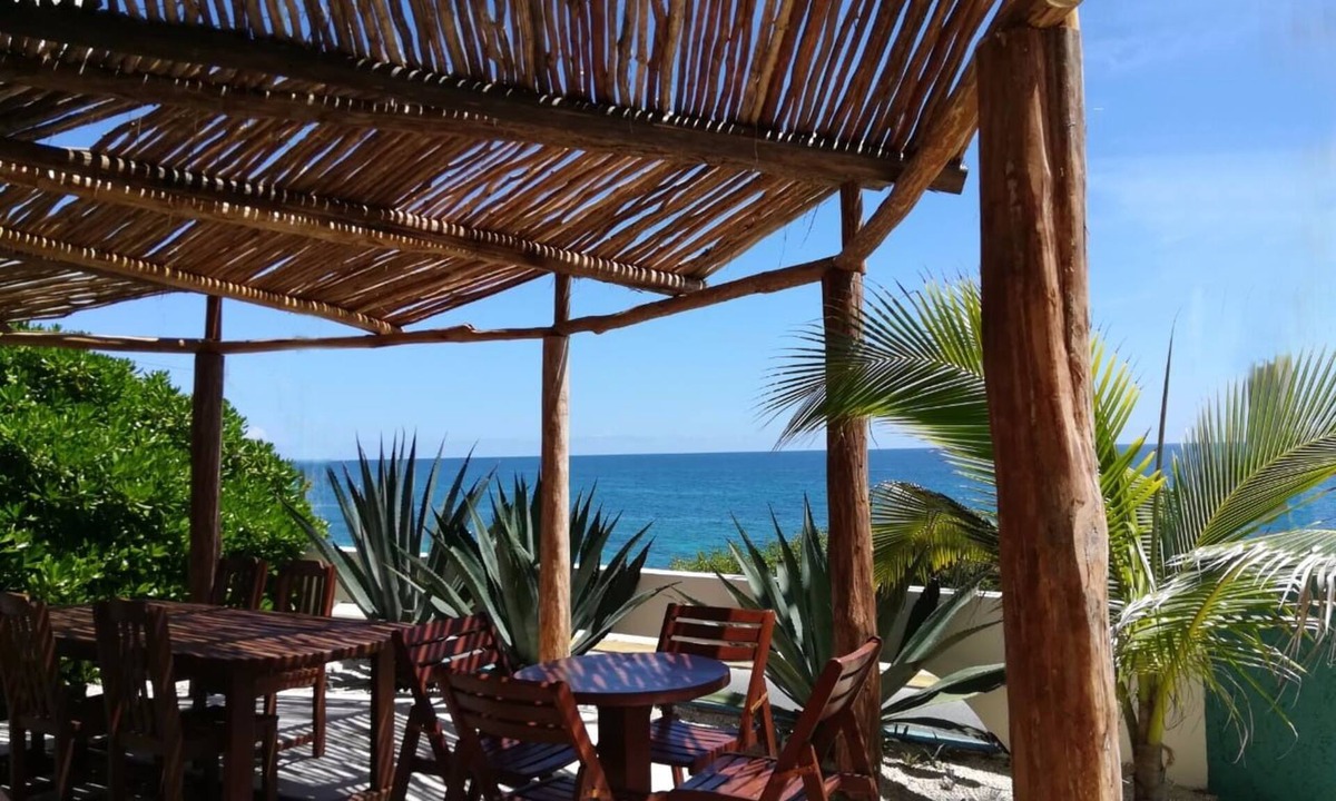 Isla Mujeres Villa | Private Beautiful Spacious Isla Mujeres Rent 2 to 6 Bedrooms. Oceanfront w/Pool