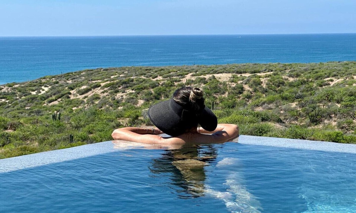 Vinorama Villa | Private East Cape Villa · Walk to Beach · Pool & Jacuzzi