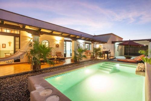 La Paz House | private Pool, walk to malecón, 2 BR estilo hacienda