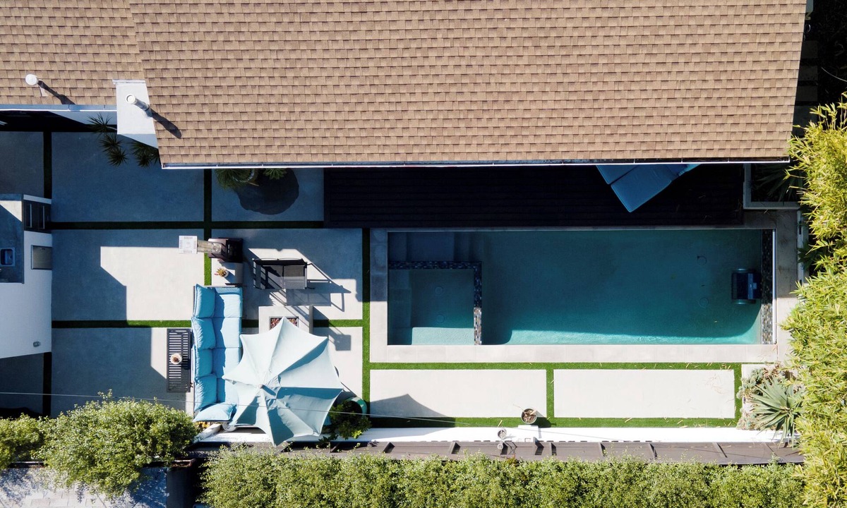 Sunset Park House | Private Quiet Retreat - Minutes to Beach & City, Solo-Friendly Casita