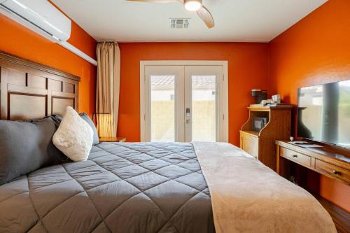 Laveen Village House | Private Suite Airport Tesla Charger