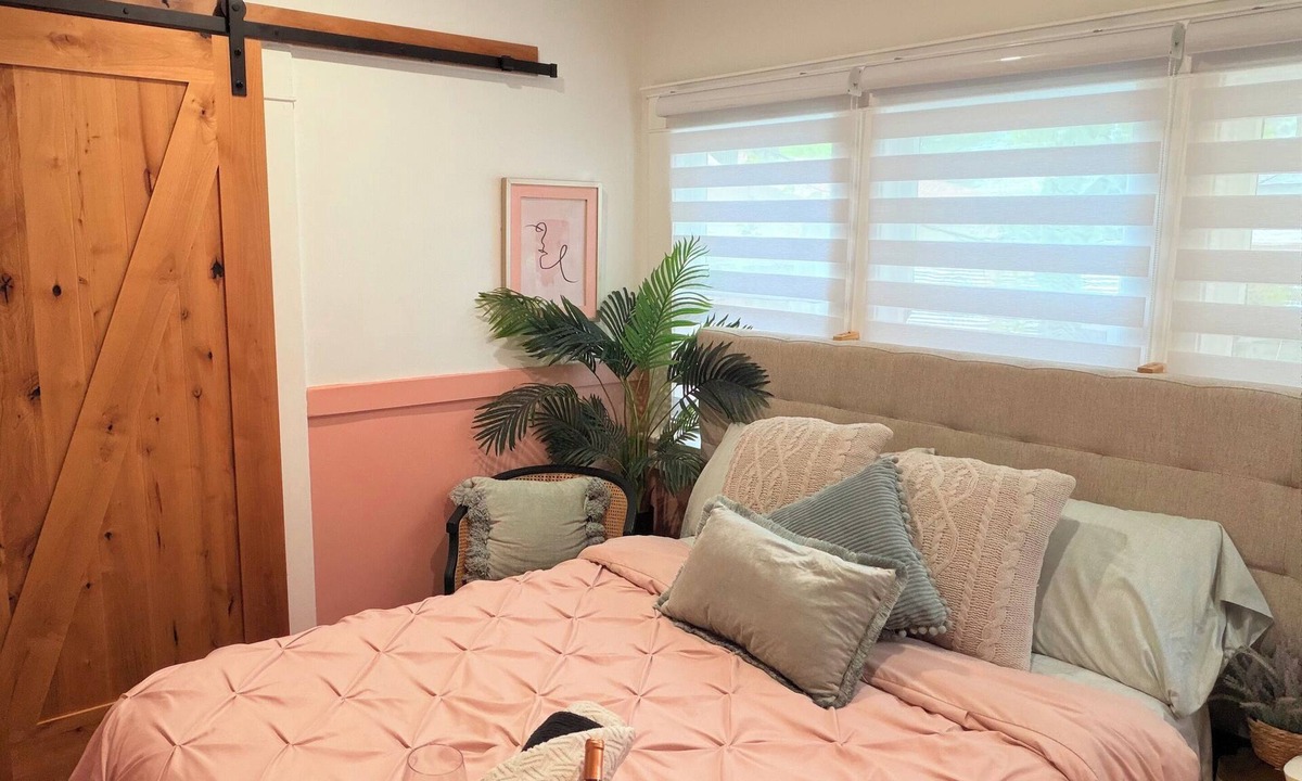 Westmont House | Private Suite Near Fairplex & Downtown Pomona + historical neighborhood,