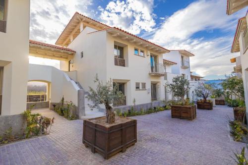 Parras de la Fuente Villa | Pueblo Vinícola Parvada by Lumina