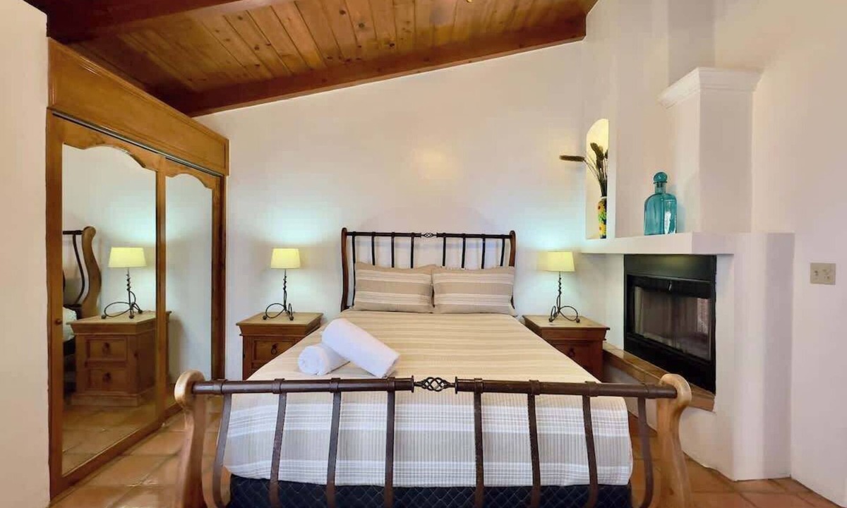 Playas de Rosarito Apartment | Puerto Nuevo Surf Casita Feliz 1 BR with pool