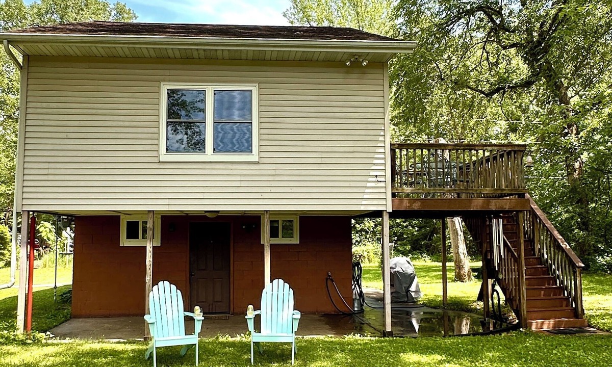 Trempealeau Cottage | Quaint Cottage Nestled in Driftless Region: Bike, Hike, Bird & Boat