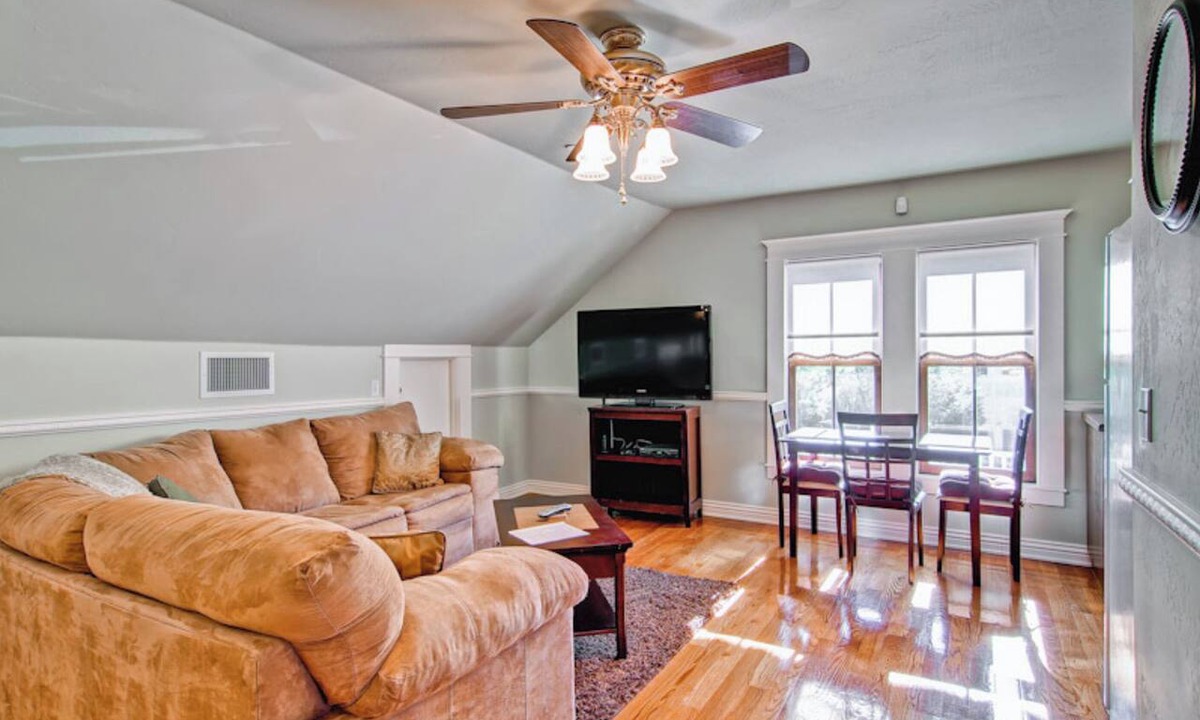 Paso Robles House | Queen Suite + In-Unit Laundry | Steps to Vine Street District | Huston's Attic
