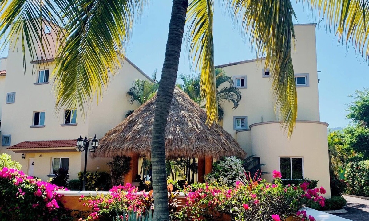 Ixtapa Condo | Quiet, relaxing 2-bedroom gated condo w/AC in Ixtapa - 3 blocks from the beach!