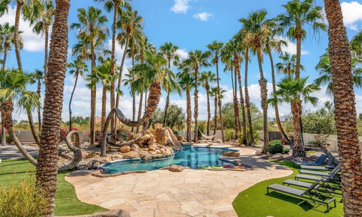 Cactus Acres Villa | Relax in luxury at our 7-bed, 5-bath estate with rooftop deck, pool, and more!