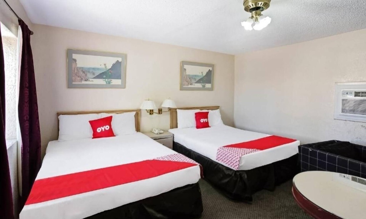 Yuma Hotel | Relaxing 3 Queen Bed Room Near Yuma Territorial Prison Park & West Wetlands Park