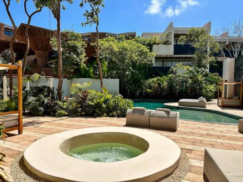 Tulum Hotel | Relaxing Lakeside Retreat Pool, Hot Tub y Patio