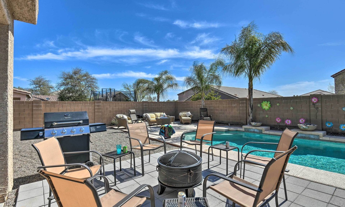 San Tan Valley House | Relaxing San Tan Valley Retreat w/Pool & Hot Tub!