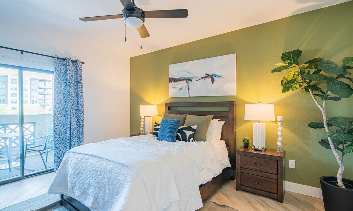 Kierland Condo | Remodeled Suite | Sonoran Solace Poolside Lounge