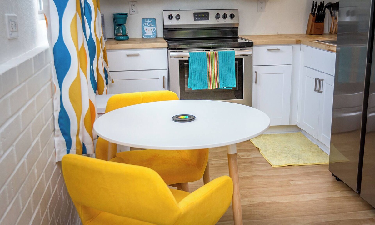 Three Rivers House | Retro River Casita -Waterfront, BBQ, Gameroom, Views 😍, 1 min to Sequoia Gate.