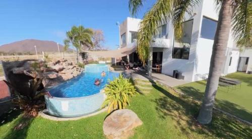 Acatlan de Juarez House | Ribera del lago