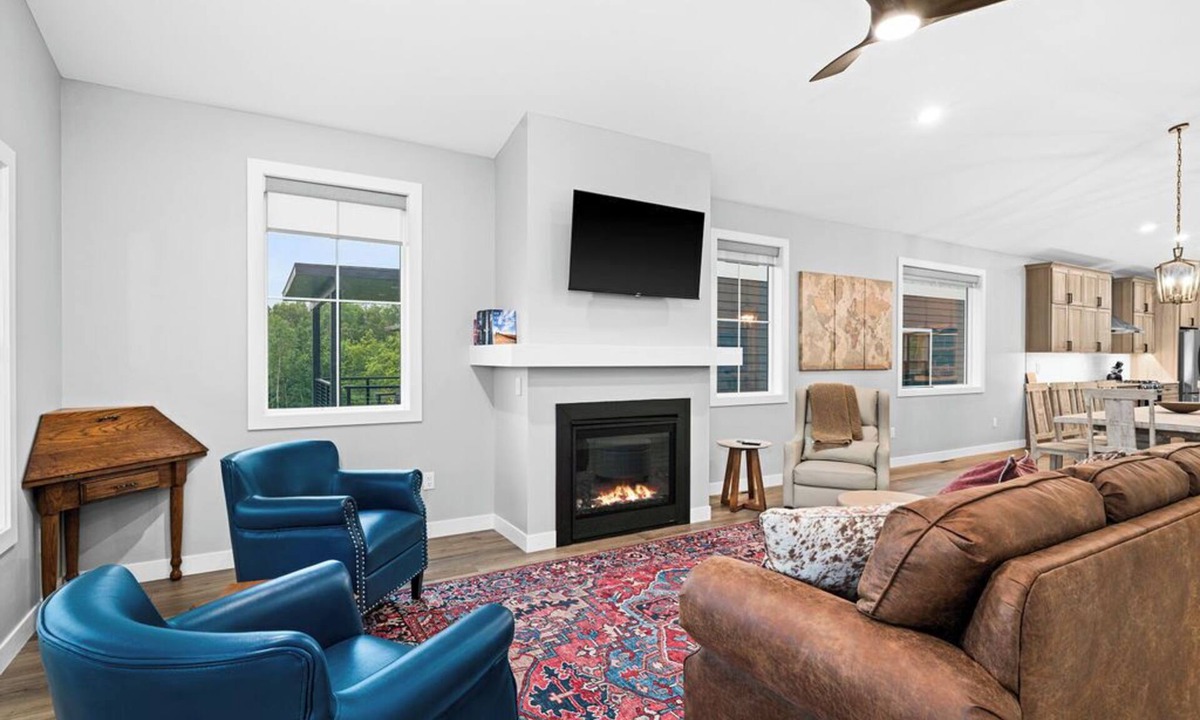 Riverside House | RiverWest Stones Throw Chalet - Hot Tub - Sauna - River View - Sauna - Dogs
