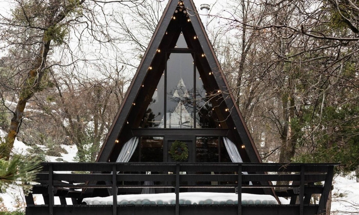 Arrowbear Lake Cabin | Romantic A-Frame Cabin w/Hot Tub, Fire Pit, Boulders, Fireplace, Hiking, Skiing