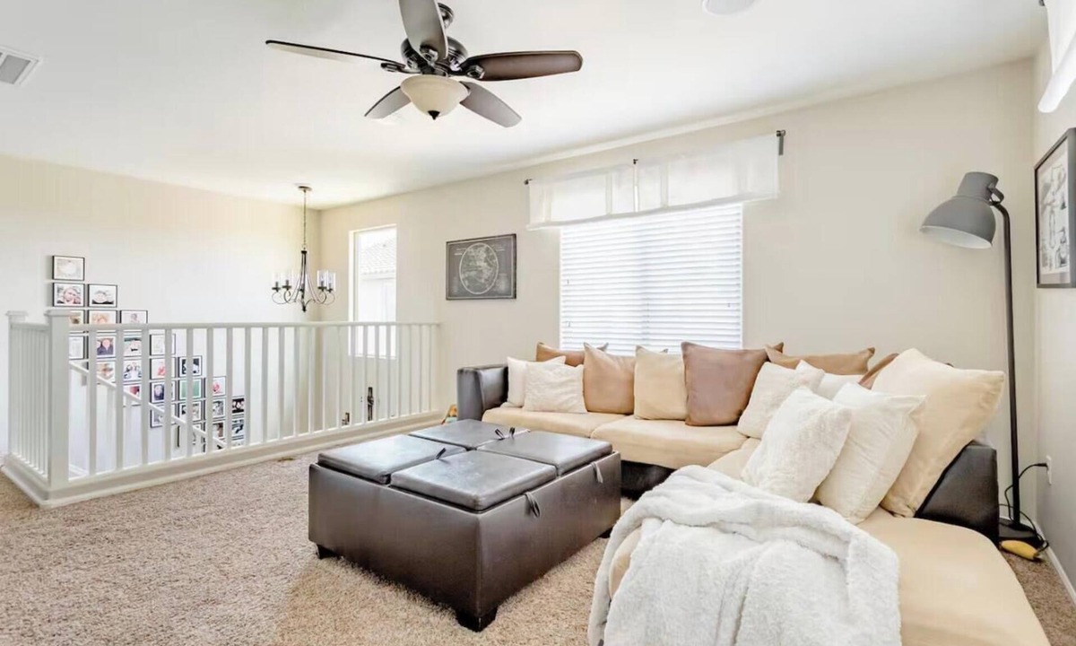 Marana House | Room for rent inside a large home in Marana