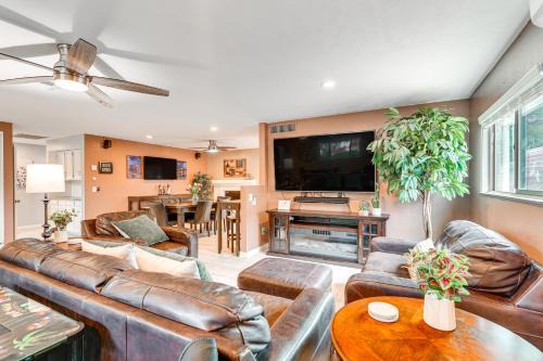 Drexel Heights House | Roomy Tucson Home w/Hot Tub & Pickleball Court!