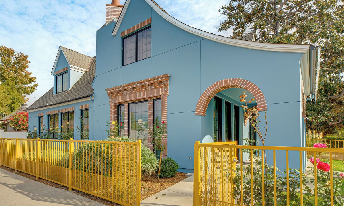Pasadena House | Rose Bowl, New Pasadena Home Steps to Old Town
