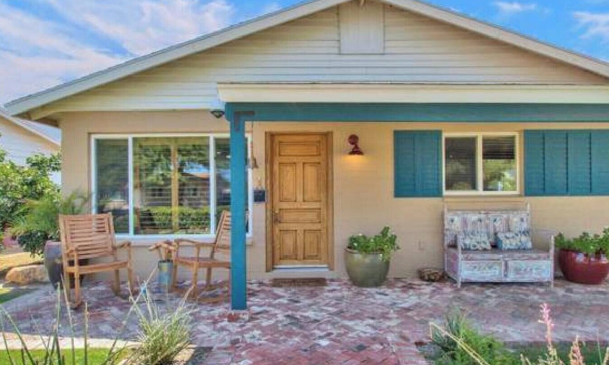 Southwest Village House | Rustic Retreat,a place to relax & decompress! Walking distance to Old Scottsdale