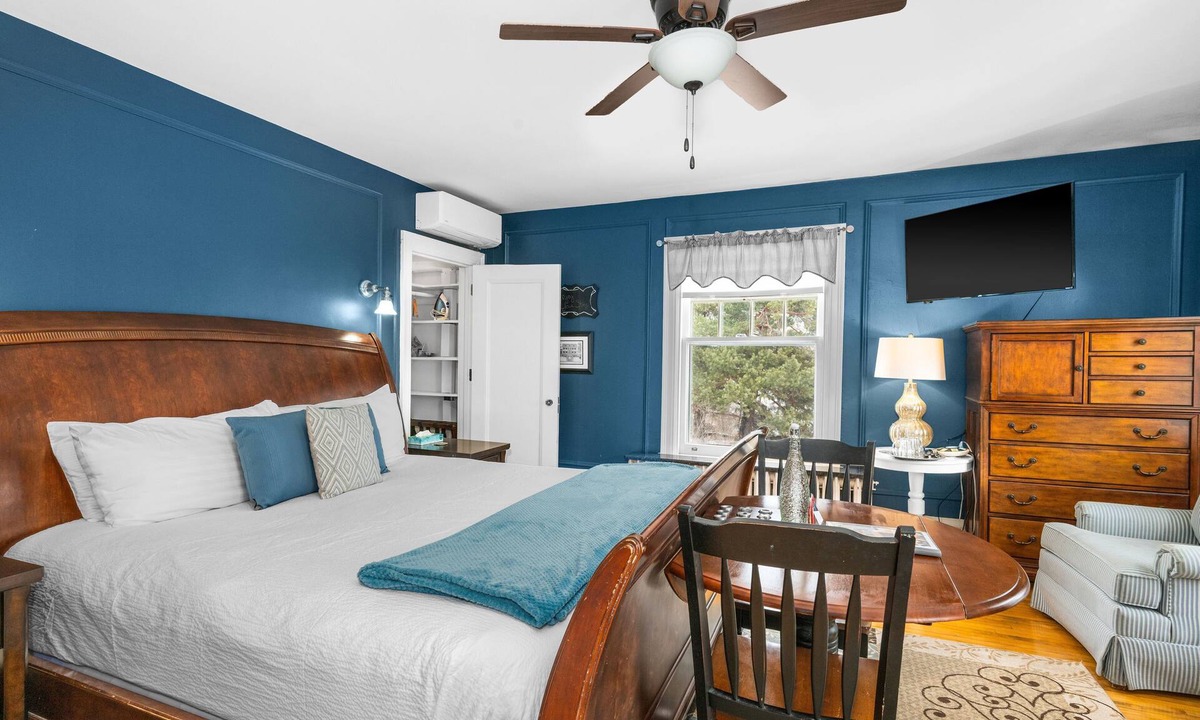 Congdon Park House | Salyards Suite Jacuzzi & Sauna