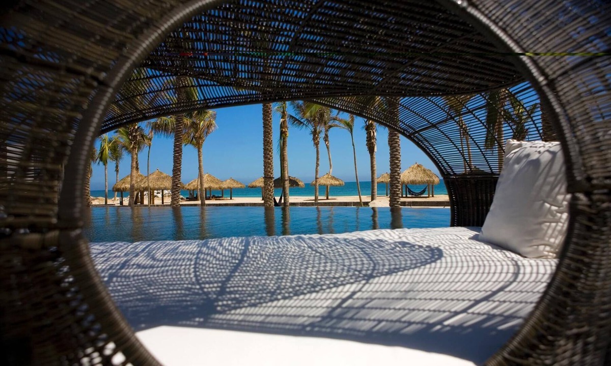 Zona Hotelera Condo | San Jose Del Cabo 1BR Pool View w/ WiFi, Resort Spa & Pool
