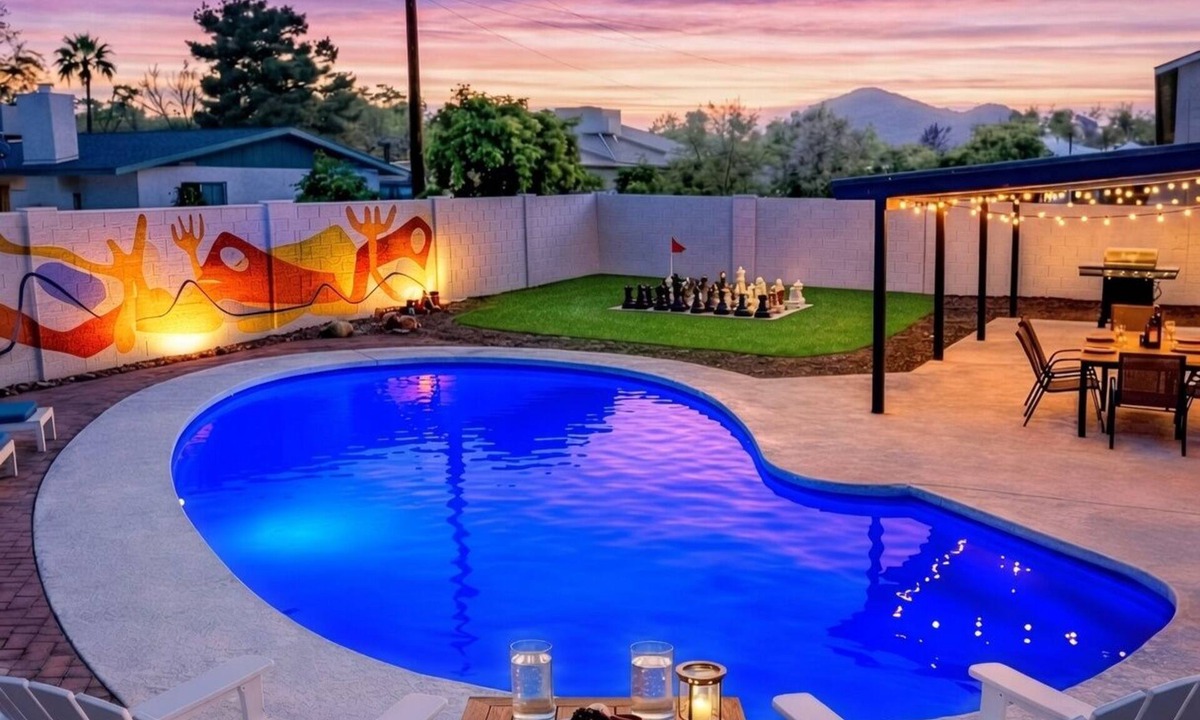 Park Scottsdale Four House | Scottsdale Pool Home, Putting Green, Giant Chess & Shuffleboard Walk to Coffee