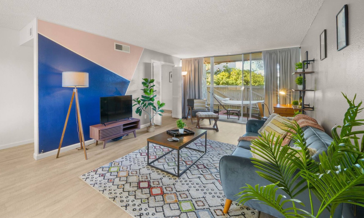 Entertainment District Condo | Scottsdale | Pool |Hot Tub |Kitchen |1 BR: Suite
